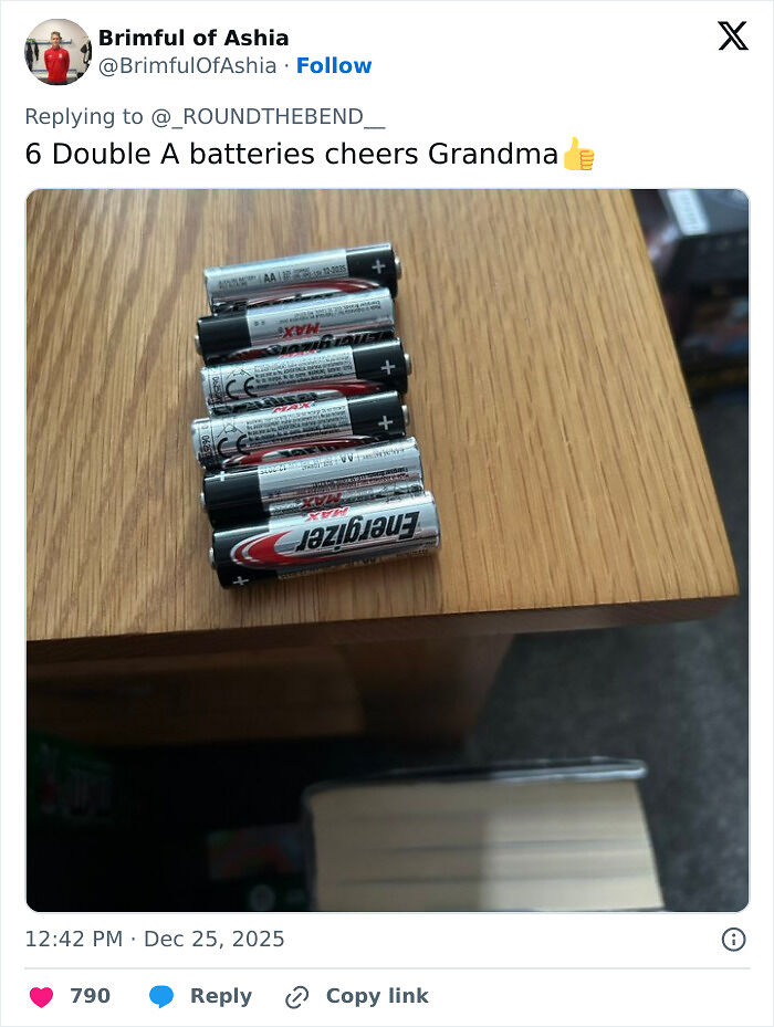 40 Of The Worst Xmas Presents People Received This Holiday