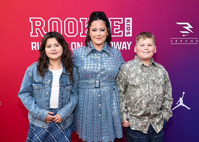 Jenelle Evans, 34, Breaks Silence On Drastic Mommy Makeover That Stunned Everyone Jenelle Evans, 34, Breaks Silence On Drastic Mommy Makeover That Stunned Everyone
