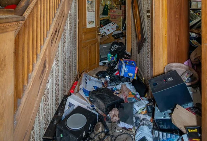 52 Disturbing Things Found In Homes Of Seemingly “Normal” People 52 Disturbing Things Found In Homes Of Seemingly “Normal” People