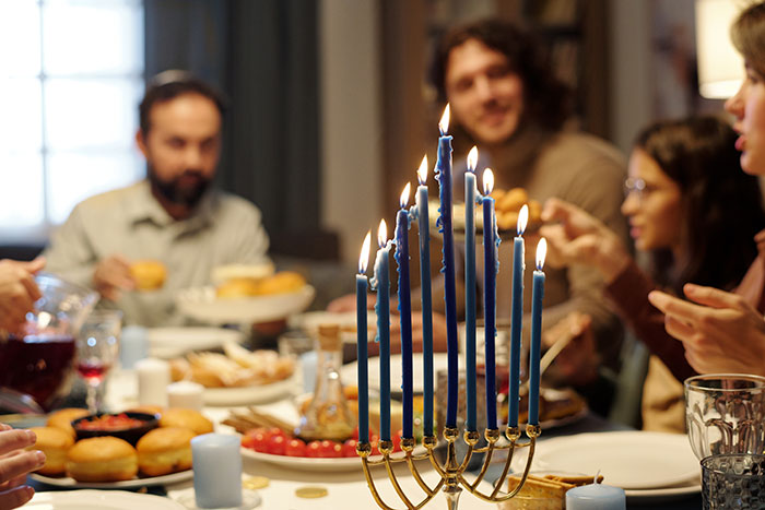 Dad Demands Family Skips Hanukkah Gifts Because His Son Will Have A Tantrum: “He’s A Little Spoiled”