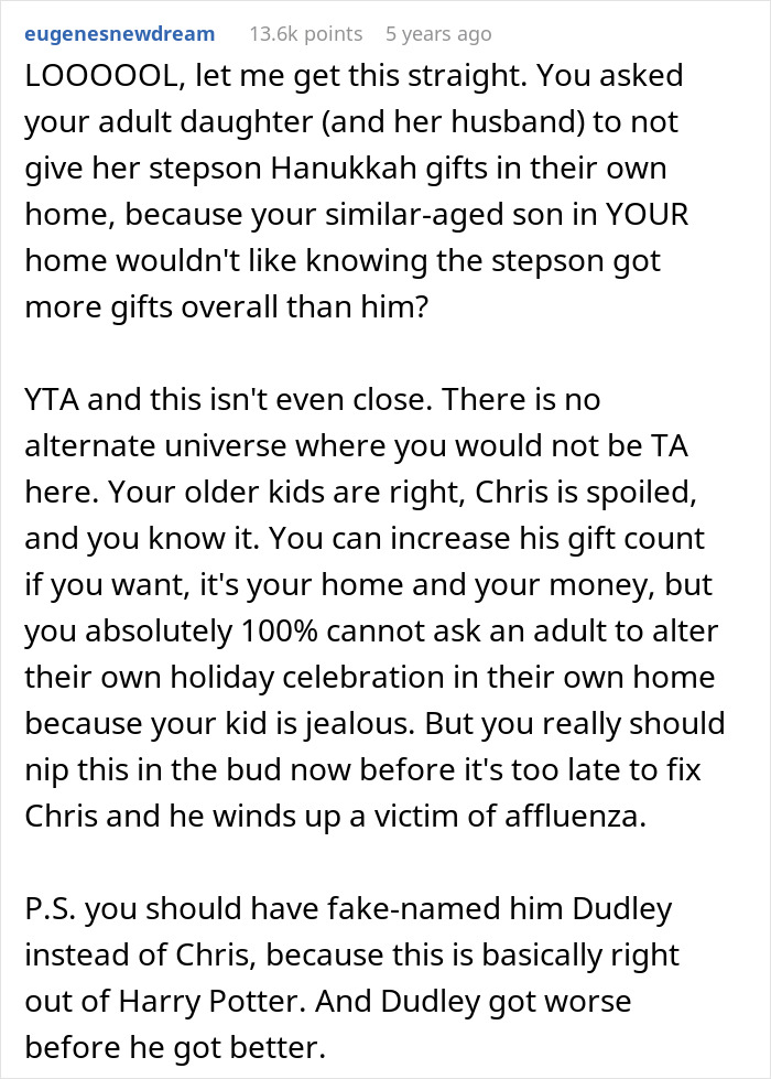 Dad Demands Family Skips Hanukkah Gifts Because His Son Will Have A Tantrum: “He’s A Little Spoiled”