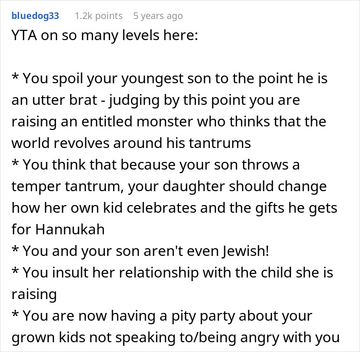 Dad Demands Family Skips Hanukkah Gifts Because His Son Will Have A Tantrum: “He’s A Little Spoiled”