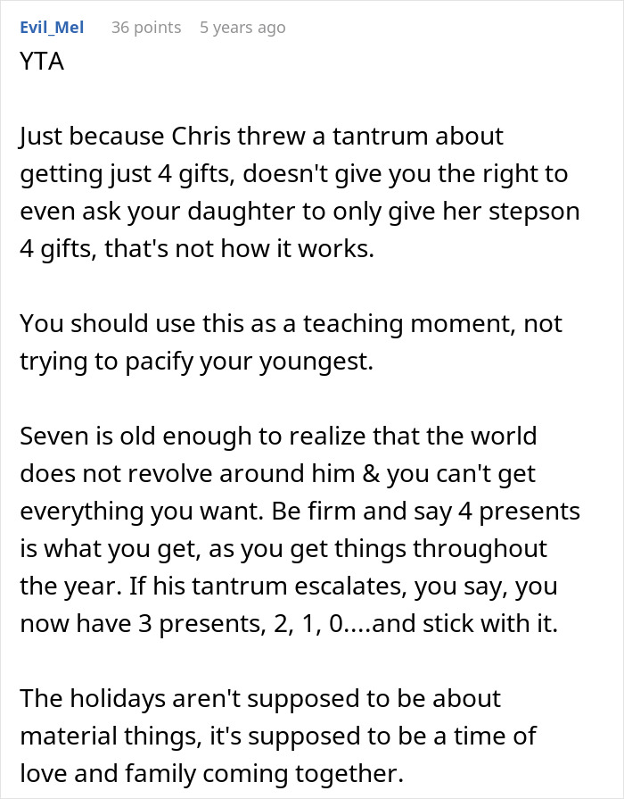 Dad Demands Family Skips Hanukkah Gifts Because His Son Will Have A Tantrum: “He’s A Little Spoiled”