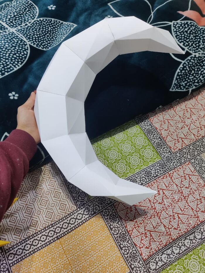 I Couldn’t Find Affordable Wall Art, So I Designed A Low-Poly “Sun & Moon” Out Of Paper