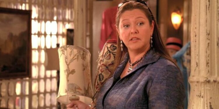 Camryn Manheim scene from the Ghost Whisperer
