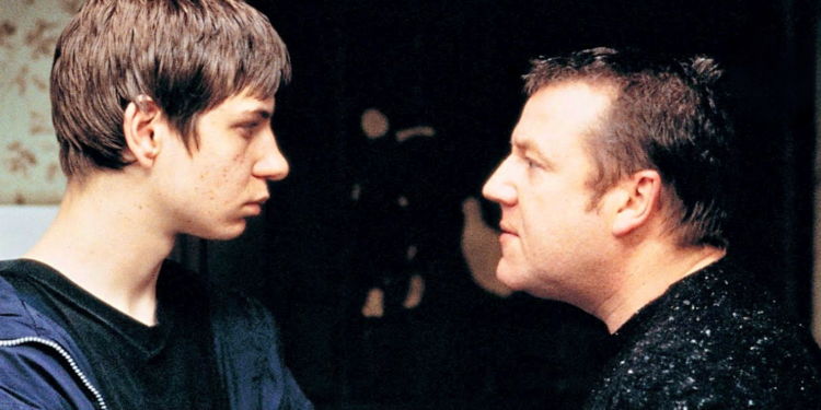 Freddie Cunliffe and Ray Winstone in The War Zone