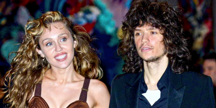 Miley Cyrus and fianc&eacute; Maxx Morando