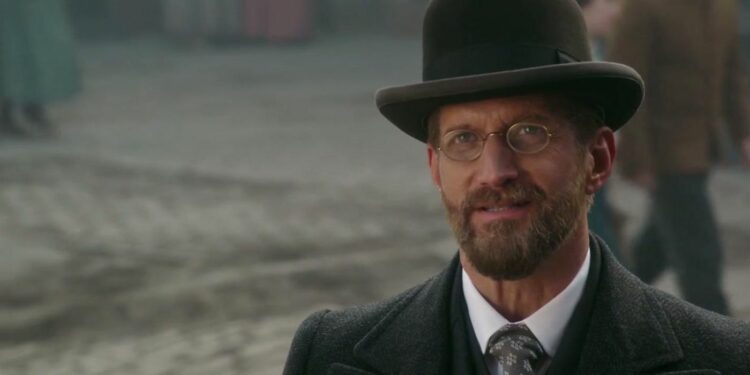 Paul sparks in The greatest showman