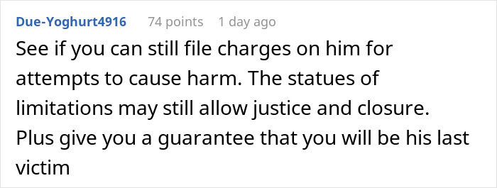 Guy Tries To Prove Roommate Is Not Allergic To Grass By Putting Some In Her Pillow Guy Tries To Prove Roommate Is Not Allergic To Grass By Putting Some In Her Pillow