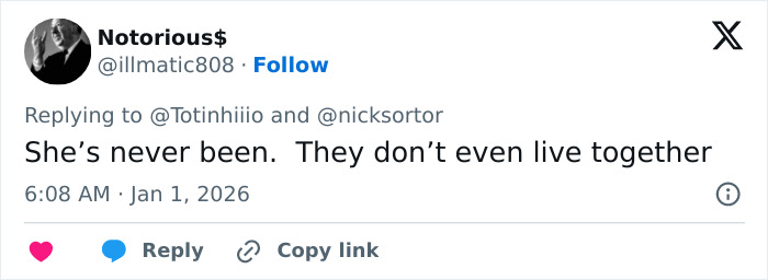 Melania Trump’s Body Language At Mar-a-Lago New Year’s Eve Bash Prompts Theories