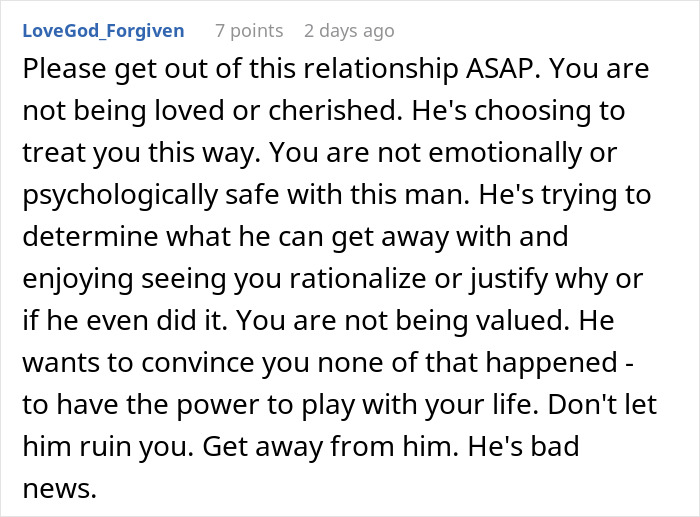 Woman Confused About Christmas Gifts From BF As They Are The Exact Items That Went Missing Earlier