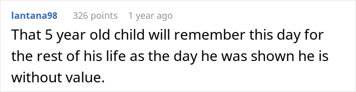 Daughter Gets 27 Presents For Christmas While Her Half-Brother Has Only 1, Dad Feels No Guilt