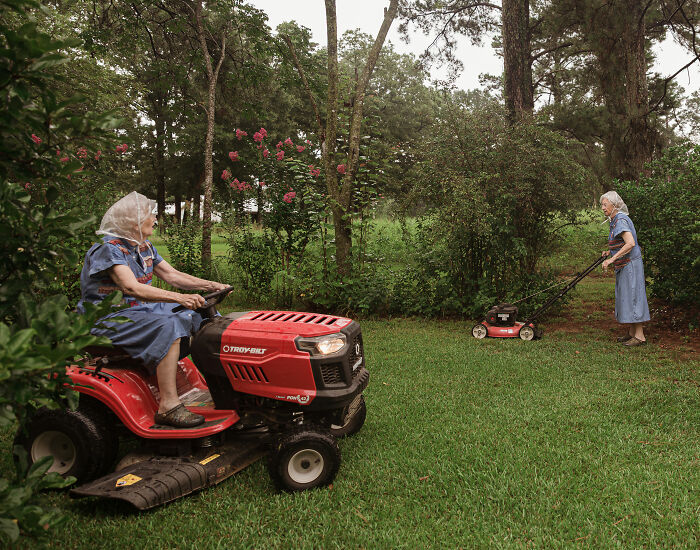 Fay And Gay: 24 Intimate Photos Capturing 90 Years Of Sisterhood By Samantha Yancey