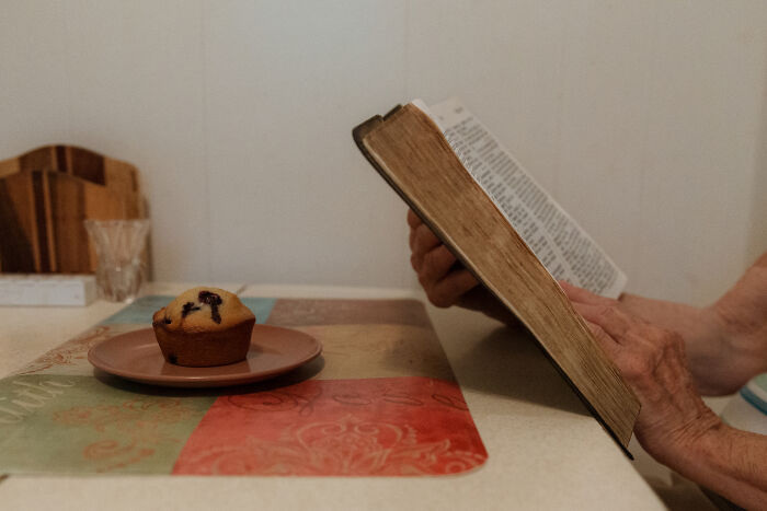 Fay And Gay: 24 Intimate Photos Capturing 90 Years Of Sisterhood By Samantha Yancey