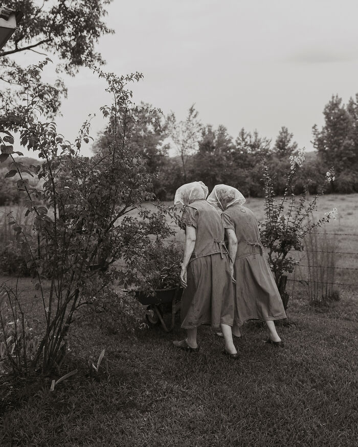 Fay And Gay: 24 Intimate Photos Capturing 90 Years Of Sisterhood By Samantha Yancey