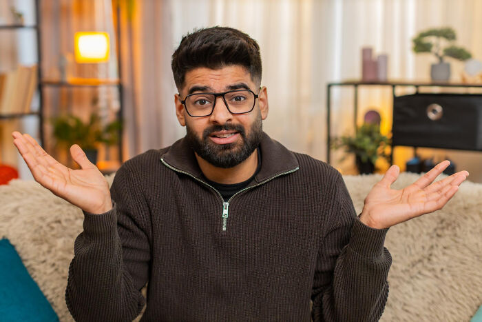 35 Weird, Iconic, And Satisfying Situations Where People Said, &lsquo;Well, Not My Problem Anymore&rsquo;