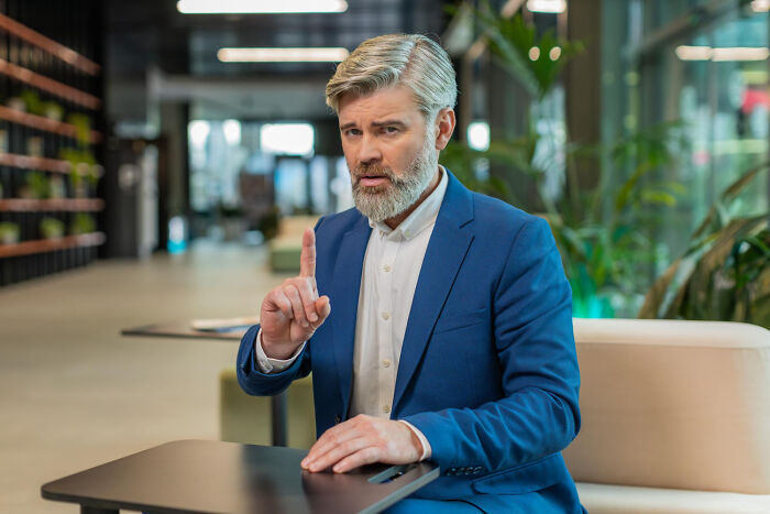 35 Weird, Iconic, And Satisfying Situations Where People Said, &lsquo;Well, Not My Problem Anymore&rsquo;