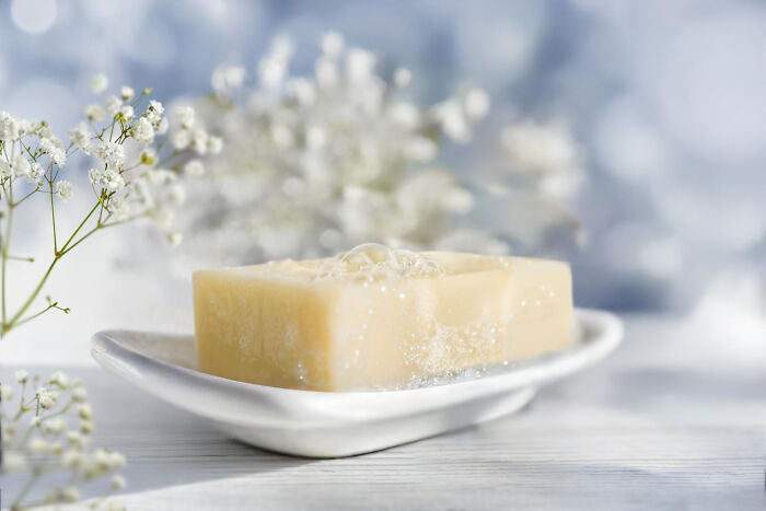 35 Weird, Iconic, And Satisfying Situations Where People Said, &lsquo;Well, Not My Problem Anymore&rsquo;