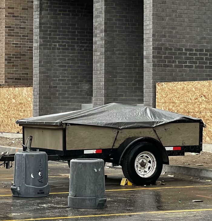 55 Funny Pictures From 2025 That Perfectly Capture The Weirdness Of Last Year