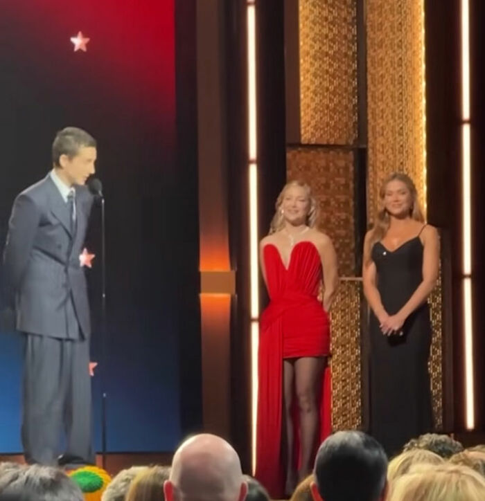 Fans Point Out Sad Detail After Timoth&eacute;e Chalamet Declares His Love For Kylie Jenner At Event