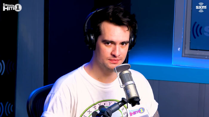 33 Times People Met Their Idols In Real Life, Only To Regret It Deeply, As Shared Online 33 Times People Met Their Idols In Real Life, Only To Regret It Deeply, As Shared Online