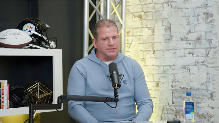 33 Times People Met Their Idols In Real Life, Only To Regret It Deeply, As Shared Online 33 Times People Met Their Idols In Real Life, Only To Regret It Deeply, As Shared Online