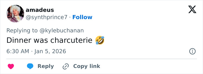 Fans Appalled By The Food At Critics Choice Awards After Star Brutally Calls It Out On Stage