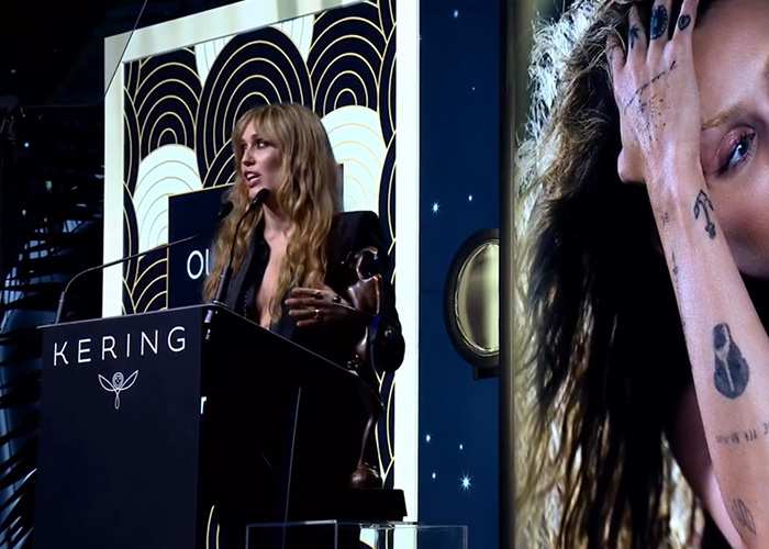 &ldquo;She is a Woman, Not a Dog&rdquo;: Miley Cyrus Pushes Back at Photographers In Tense Red Carpet Encounter