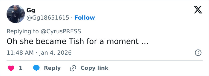 &ldquo;She is a Woman, Not a Dog&rdquo;: Miley Cyrus Pushes Back at Photographers In Tense Red Carpet Encounter