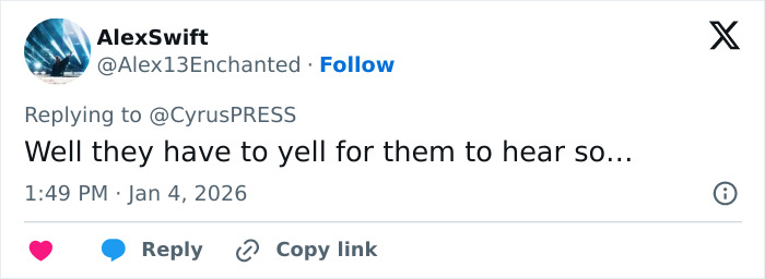 &ldquo;She is a Woman, Not a Dog&rdquo;: Miley Cyrus Pushes Back at Photographers In Tense Red Carpet Encounter