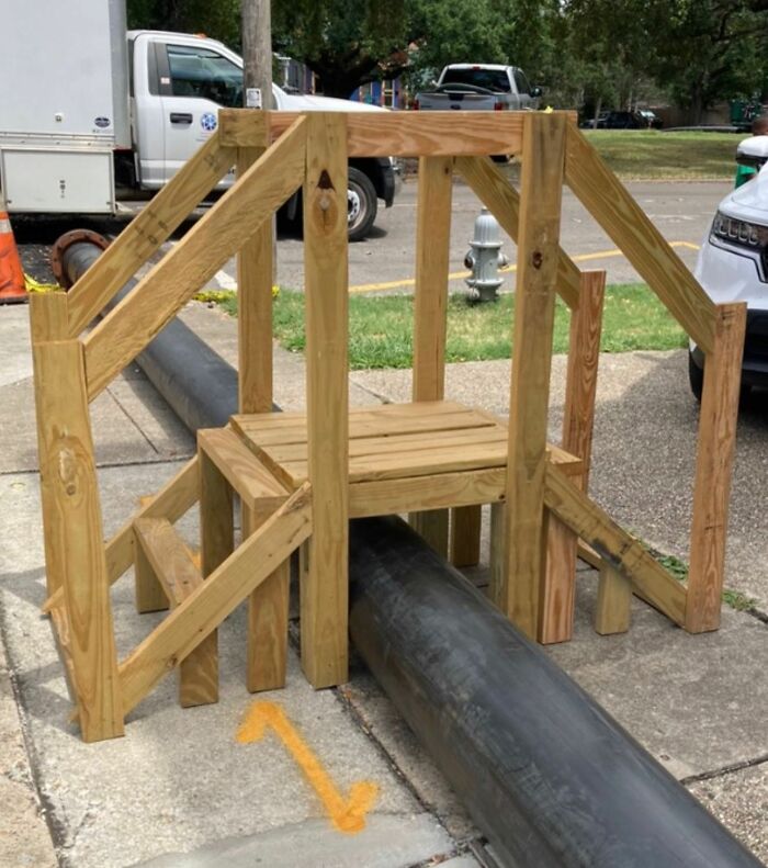 67 Times People Found The Weirdest Things In The Streets