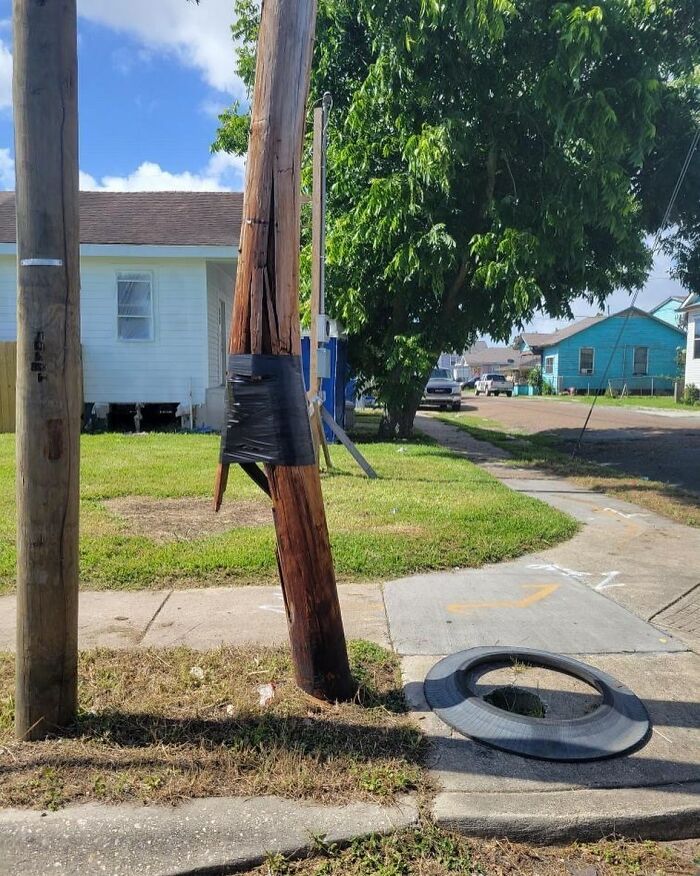 67 Times People Found The Weirdest Things In The Streets