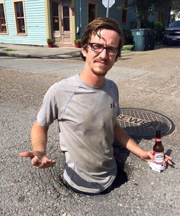 67 Times People Found The Weirdest Things In The Streets