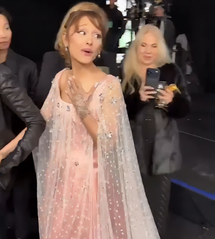 “Needs Help”: Ariana Grande&rsquo;s Photo With Noah Schnapp At Critics Choice Awards Has Fans Talking