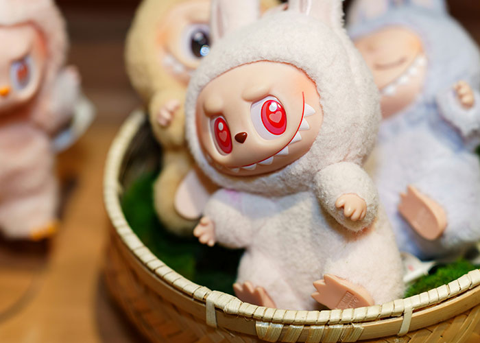 Family Drama Erupts After 12-Year-Old Gets Rare Labubu Christmas Gift Worth $250 Family Drama Erupts After 12-Year-Old Gets Rare Labubu Christmas Gift Worth $250