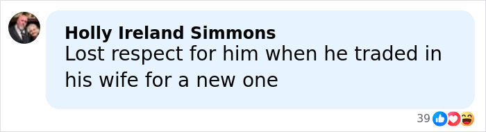 &ldquo;6 Fingers&rdquo;: Fans Spot Odd Detail In Hugh Jackman And Sutton Foster PDA Beach Photos