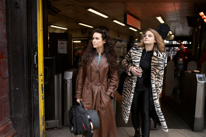 Weird And Awkward Instances Where Bilingual People Caught Someone Gossiping About Them (36 Stories)