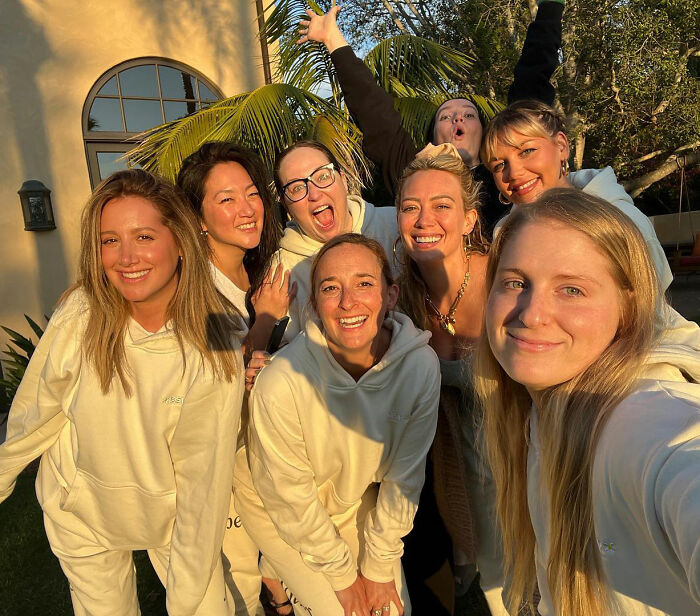 Ashley Tisdale Calls Out ‘Toxic’ Celebrity Mom Group, Accuses Them Of ‘Mean-Girl’ Behavior Ashley Tisdale Calls Out ‘Toxic’ Celebrity Mom Group, Accuses Them Of ‘Mean-Girl’ Behavior