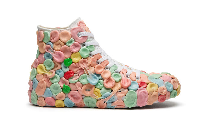 Gum Collection: Turning NYC Sidewalk Gum Into A Wearable Statement Gum Collection: Turning NYC Sidewalk Gum Into A Wearable Statement