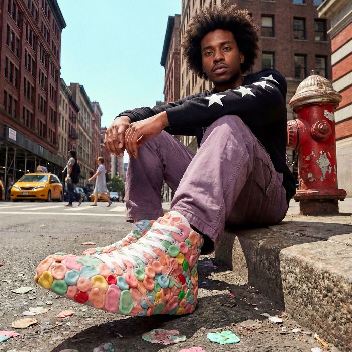 Gum Collection: Turning NYC Sidewalk Gum Into A Wearable Statement Gum Collection: Turning NYC Sidewalk Gum Into A Wearable Statement