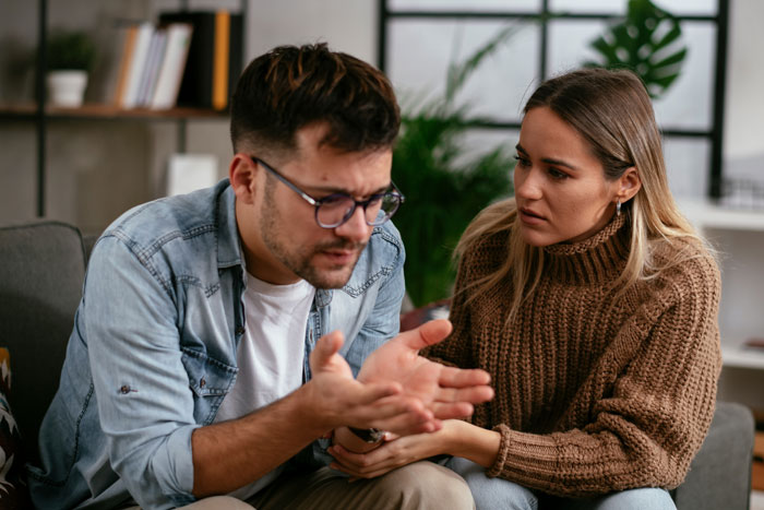 Man Suspects Wife’s Up To Something, Sees Red Flags As She Spends Her Time With Lesbian “Bestie” Man Suspects Wife’s Up To Something, Sees Red Flags As She Spends Her Time With Lesbian “Bestie”