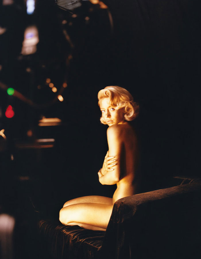 “Read The Room”: Sydney Sweeney’s Completely Undressed Photoshoot Sparks Fierce Backlash “Read The Room”: Sydney Sweeney’s Completely Undressed Photoshoot Sparks Fierce Backlash