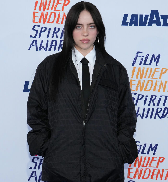 “Brunette Sydney Sweeney”: Billie Eilish New Look Sparks Buzz As She Admits She Never ‘Felt Beautiful’ “Brunette Sydney Sweeney”: Billie Eilish New Look Sparks Buzz As She Admits She Never ‘Felt Beautiful’