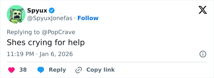 &ldquo;Everyday She Looks Worst&rdquo;: Ariana Grande&rsquo;s Latest ‘Wicked’ Set Photo Fuels Concern