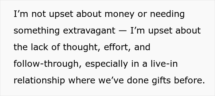 Man Fails To Buy His GF Any Christmas Presents Then Claims The Holiday Just “Snuck Up” On Him Man Fails To Buy His GF Any Christmas Presents Then Claims The Holiday Just “Snuck Up” On Him