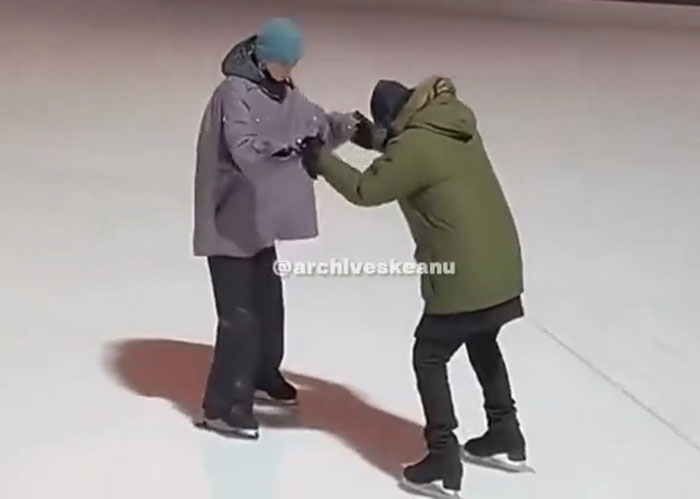 Video Of Keanu Reeves “In Pain” While Ice Skating With Girlfriend Reignites Conspiracy Theories Video Of Keanu Reeves “In Pain” While Ice Skating With Girlfriend Reignites Conspiracy Theories