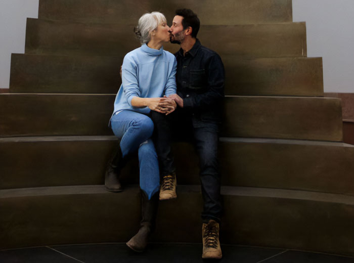 Video Of Keanu Reeves “In Pain” While Ice Skating With Girlfriend Reignites Conspiracy Theories Video Of Keanu Reeves “In Pain” While Ice Skating With Girlfriend Reignites Conspiracy Theories