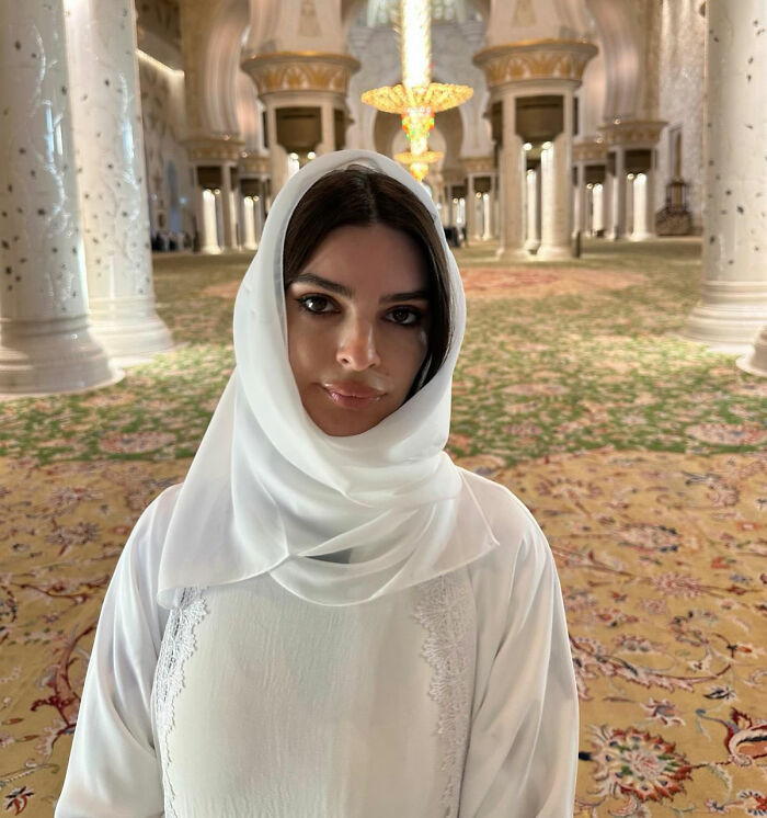 &ldquo;Horrifying&rdquo;: Emily Ratajkowski Accused Of Disrespecting The Hijab In Post With Twerking Video