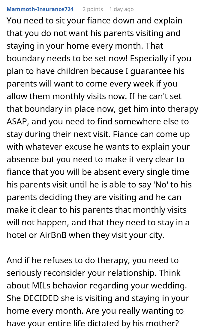 Cunning MIL Hijacks DIL’s Christmas Present For Fianc&eacute; And Pretends It’s From Her, DIL Uncomfortable