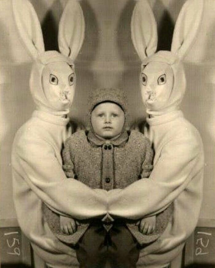 92 Old Black & White Pics You Might Enjoy If You Like Everything Odd And Creepy